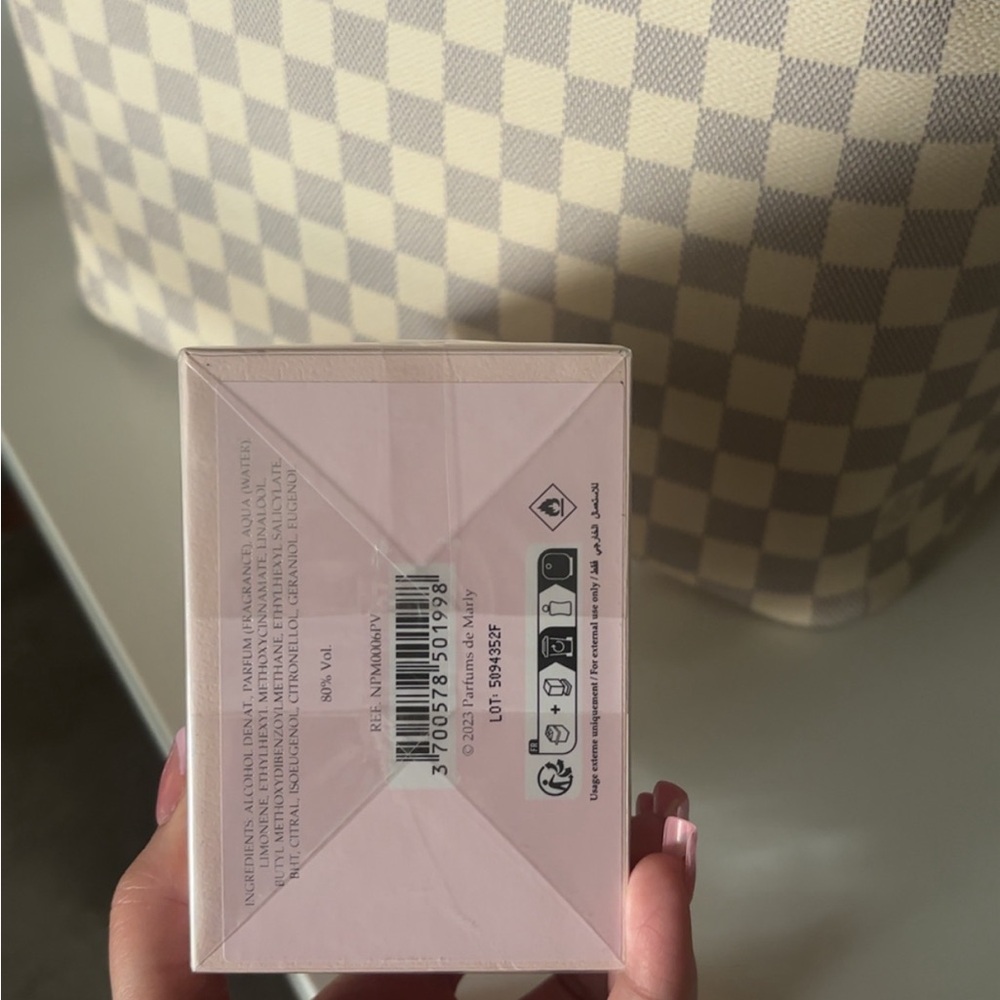 Parfums de Marly Delina Eau de Parfum - Pink Box - Picture 2 of 3